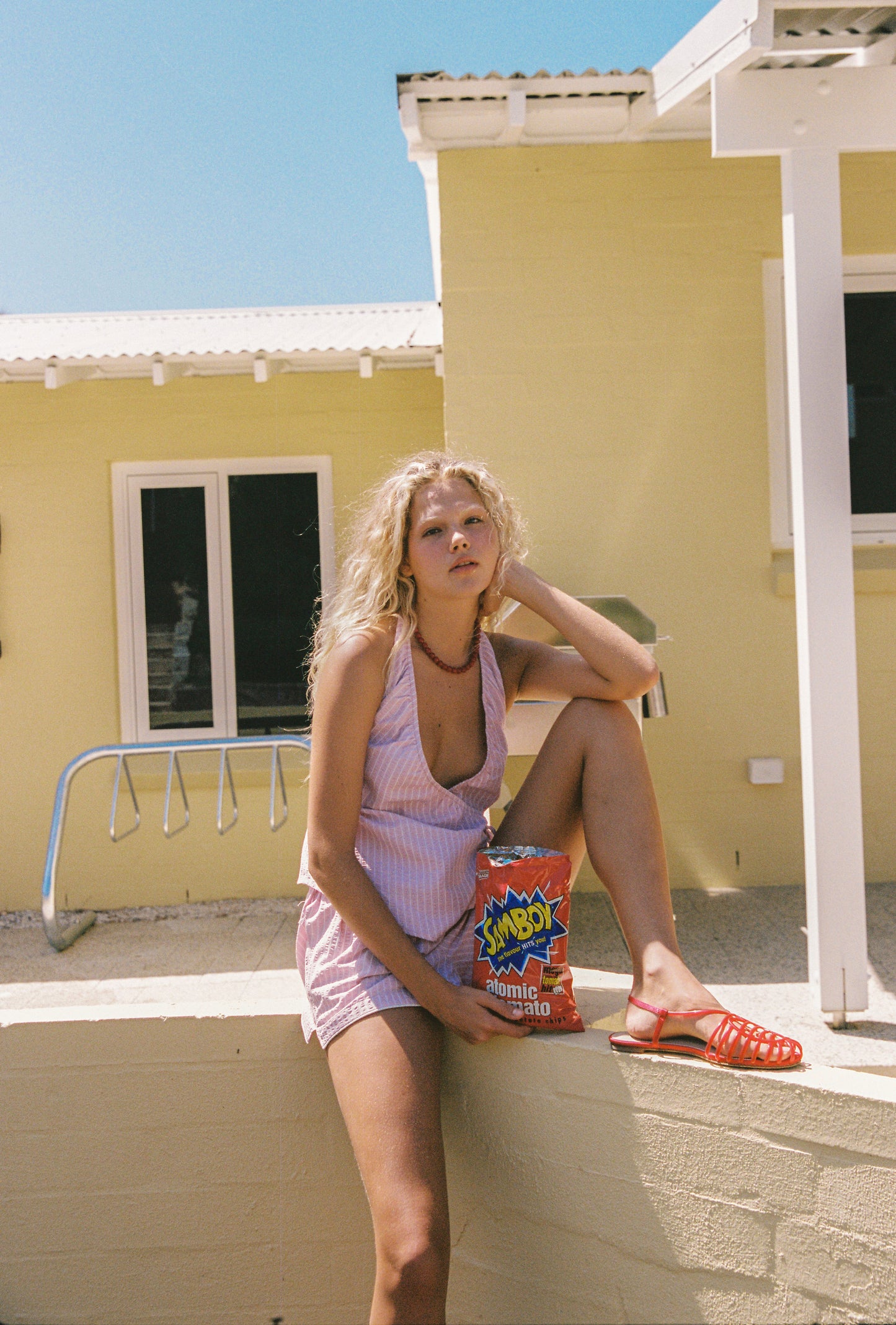 LOLA HALTER TOP - PETAL