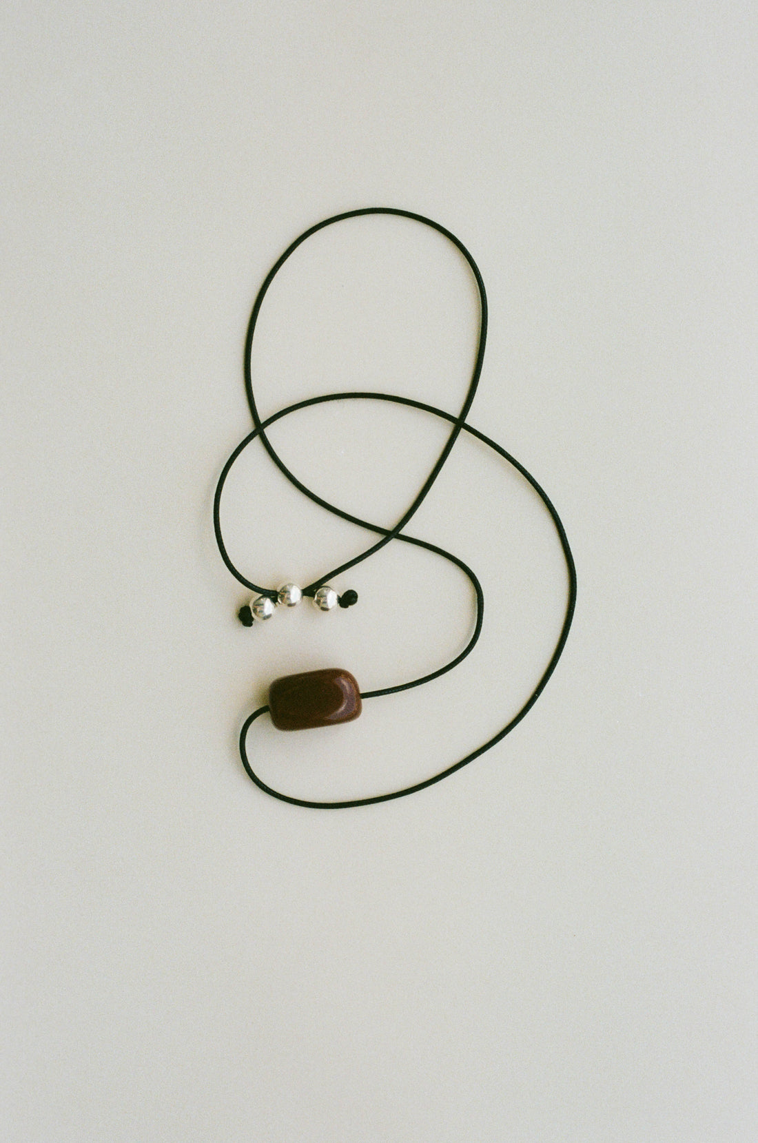 ARLO NECKLACE - PEBEL