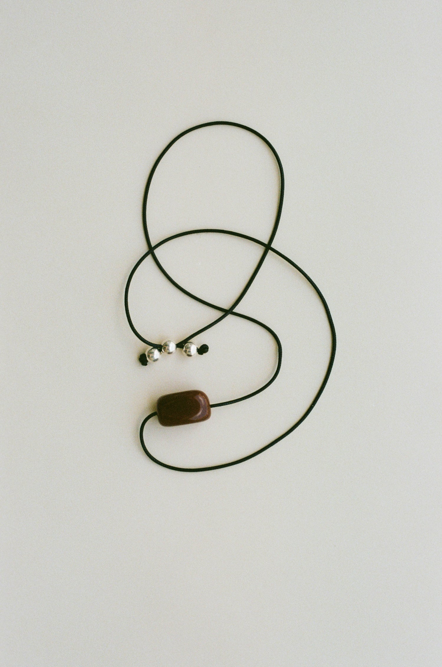 ARLO NECKLACE - PEBEL