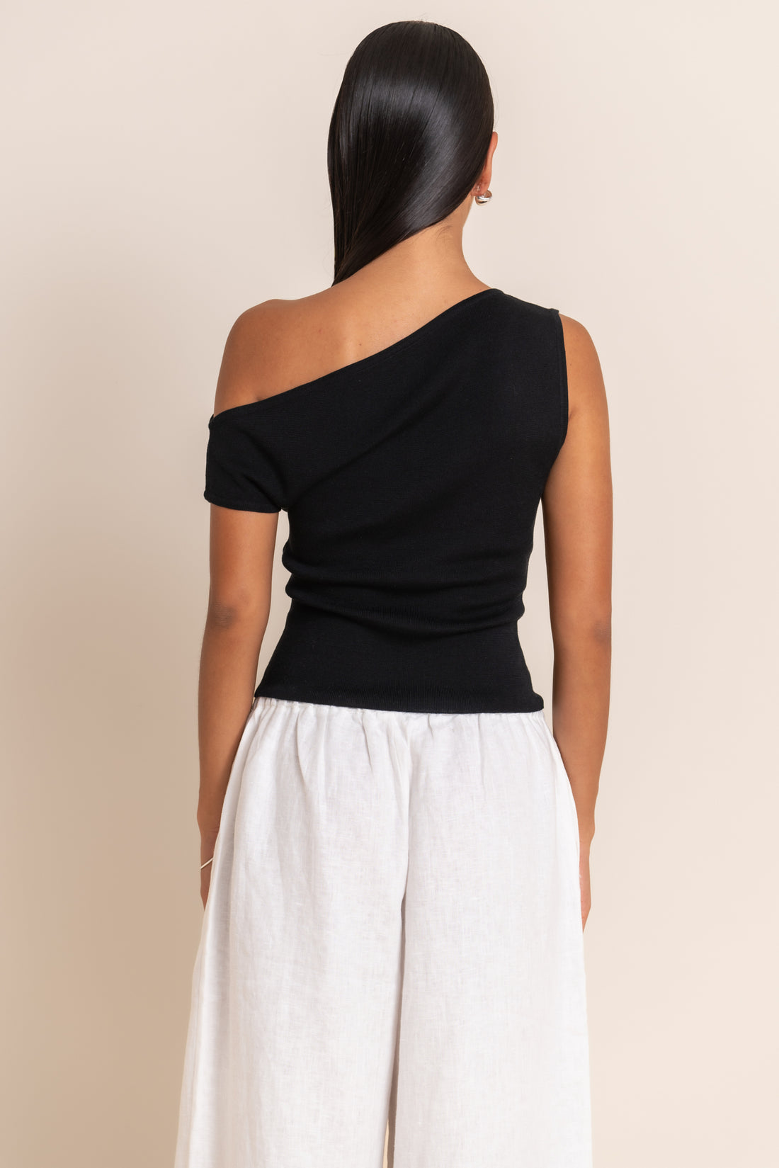 LEYA TOP - BLACK