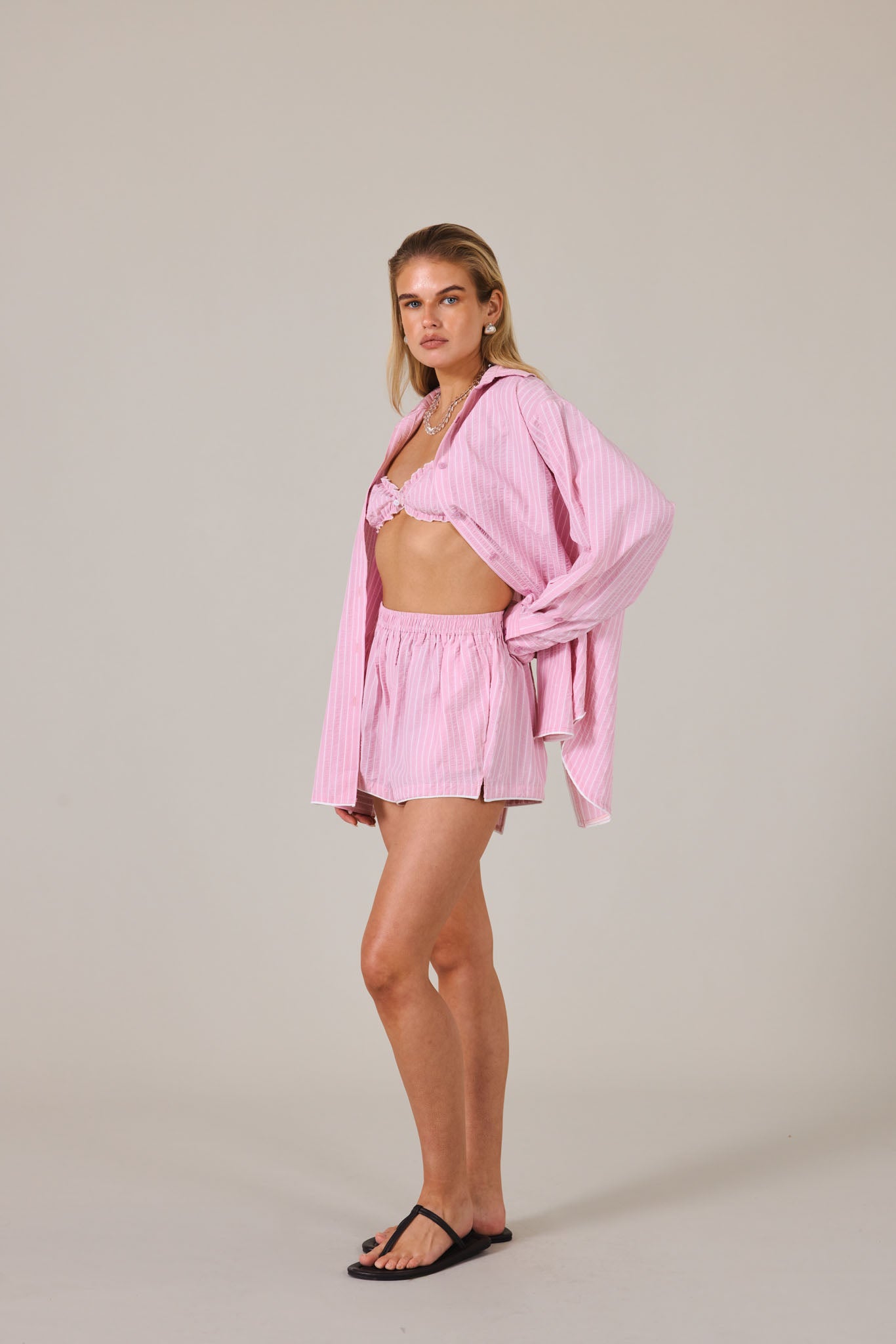 SABINE SHORT - PETAL